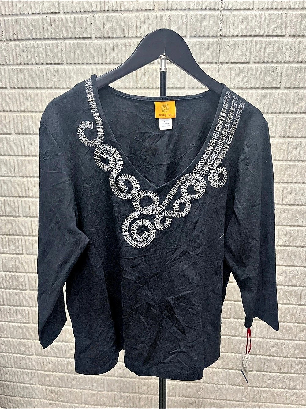 Ruby Rd. Spellbound Embellished V-Neck Top. Embellished Tunic in Black Size XL